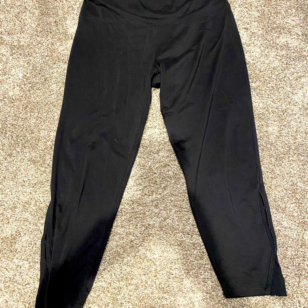 Super cute ankle detail crop legging women black L